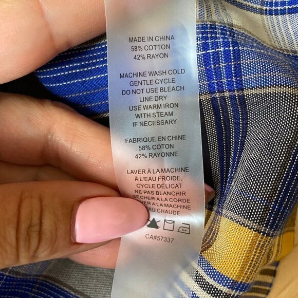 VINCE Camuto New Blue Plaid Top BNWT Short Sleeve - Picture 6 of 8